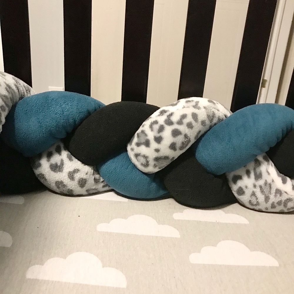 Baby crib braided bumper